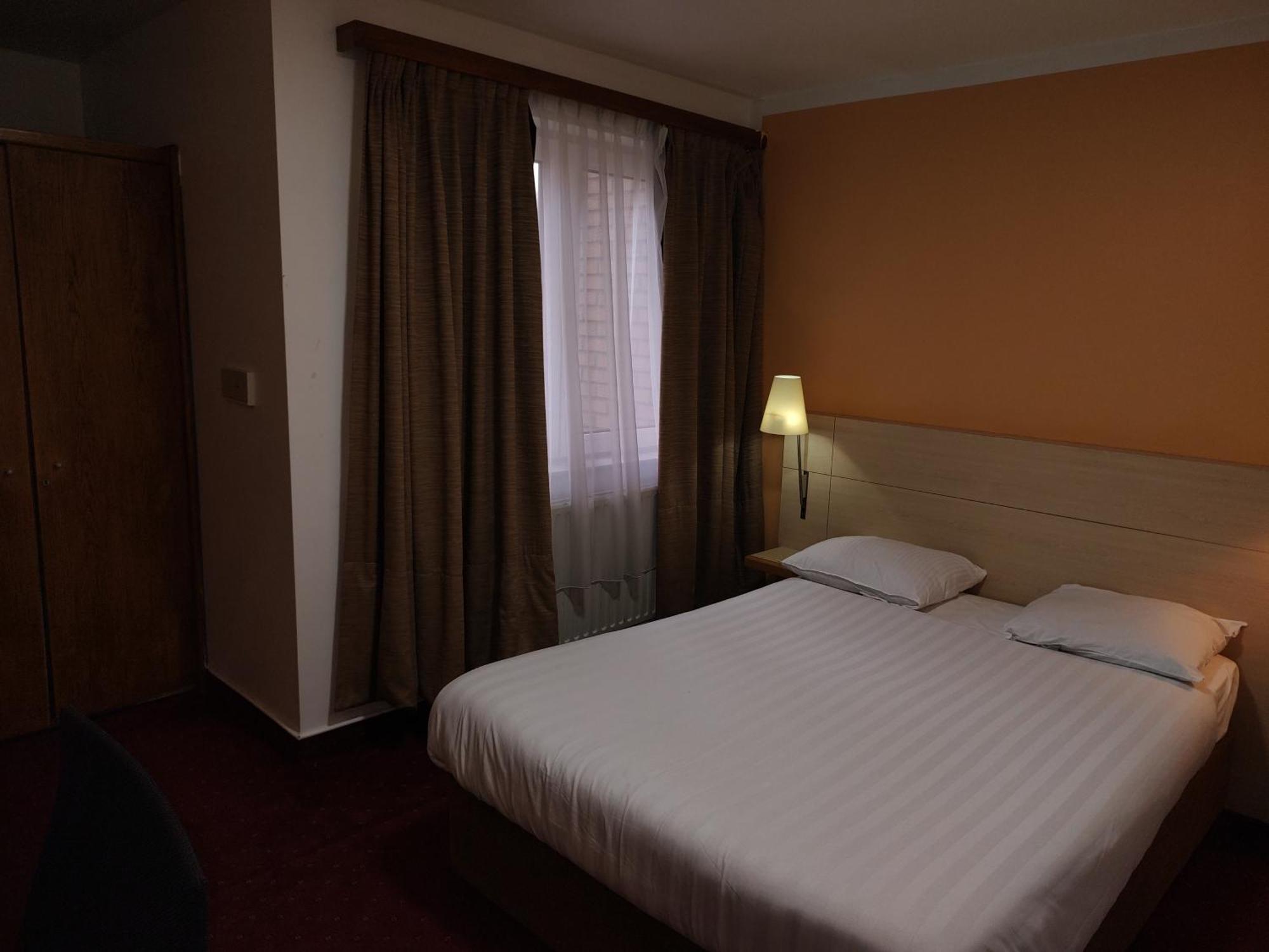 Hotel Evergreen Woluwe-Saint-Lambert Zewnętrze zdjęcie
