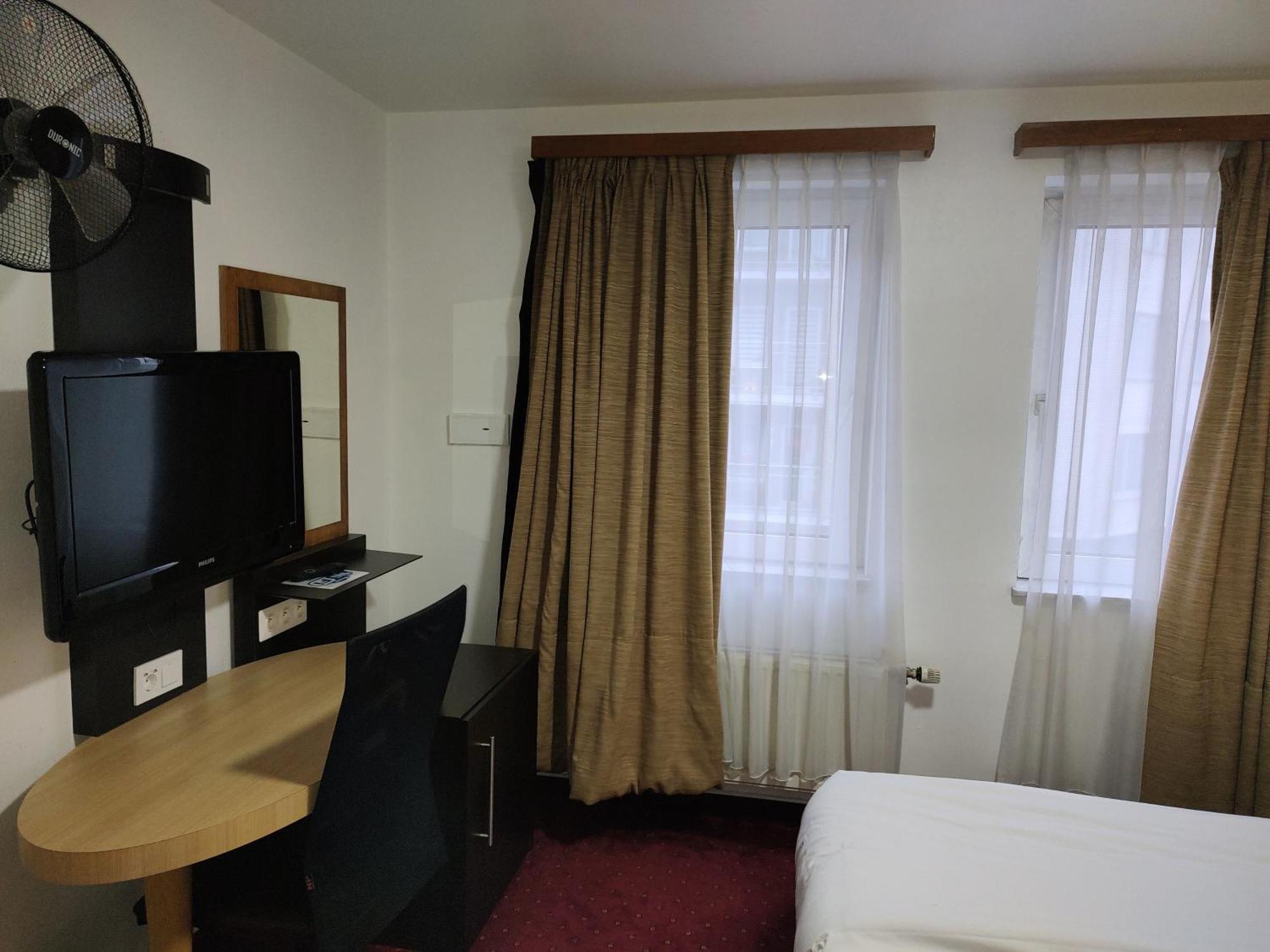 Hotel Evergreen Woluwe-Saint-Lambert Zewnętrze zdjęcie